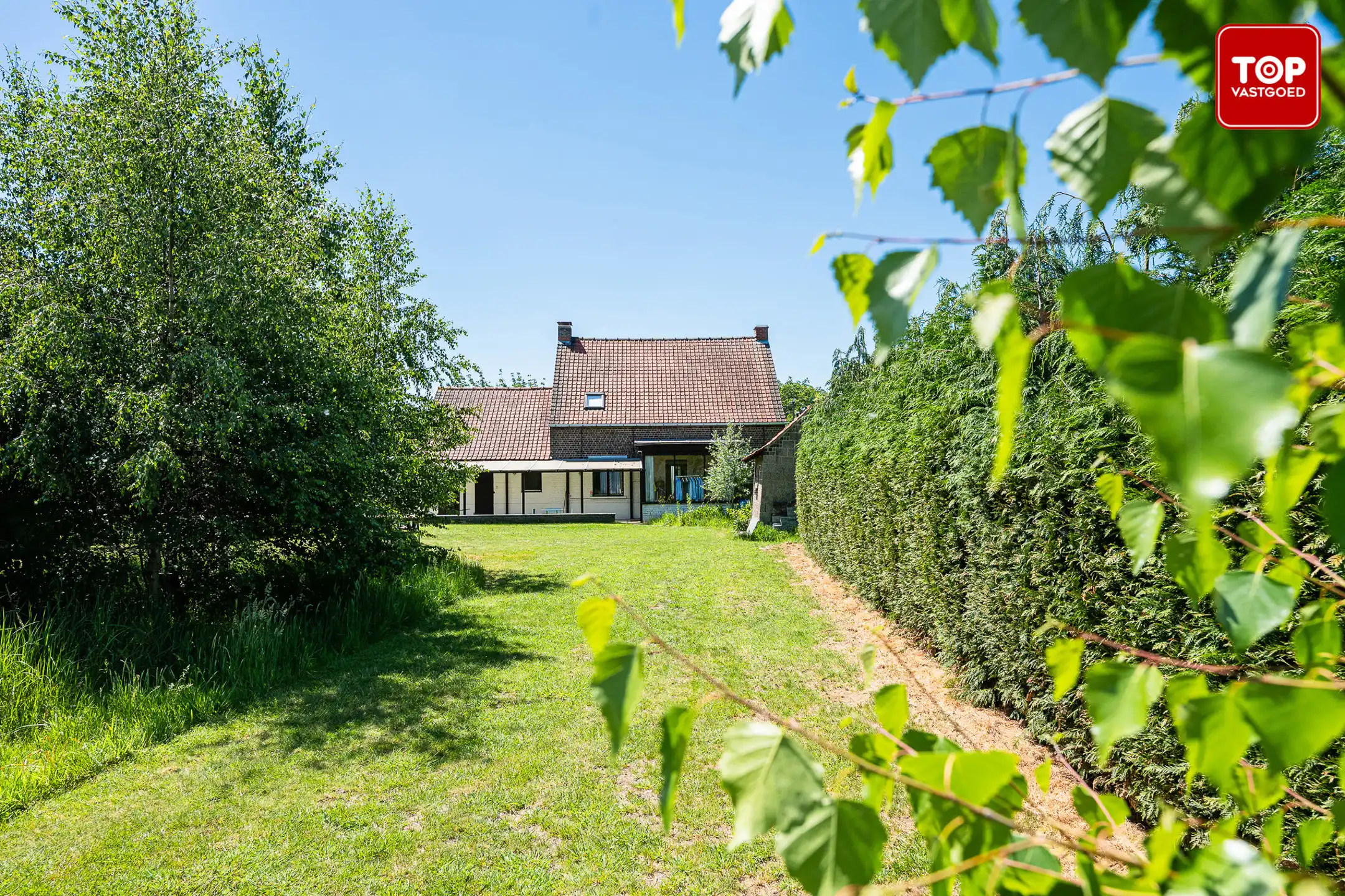 Uitzonderlijk gelegen perceel met totaal te renoveren of herop te bouwen woning.  foto 23