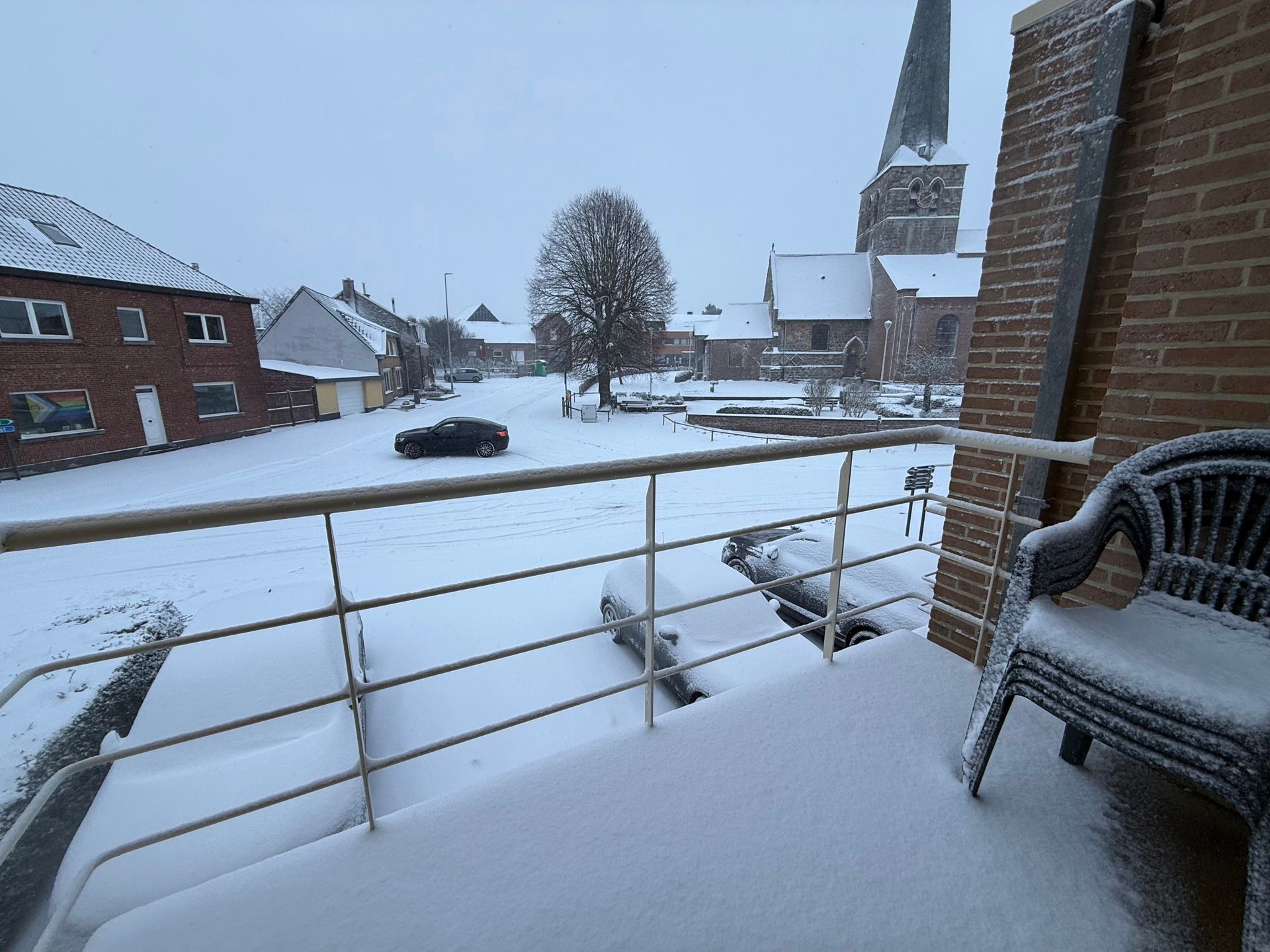ERONDEGEM - Ruim, energiezuinig appartement met garage. foto 11