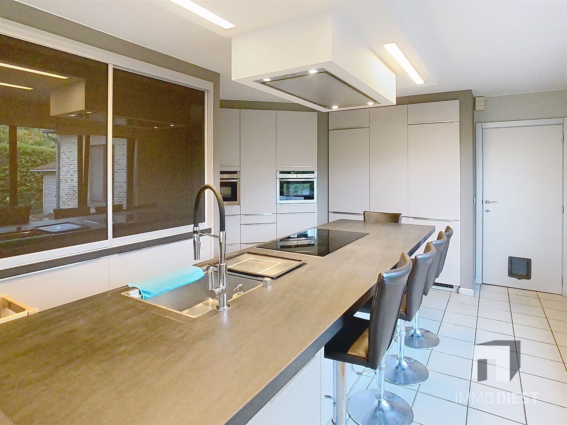 Ruime woning met 4 slaapkamers foto 7
