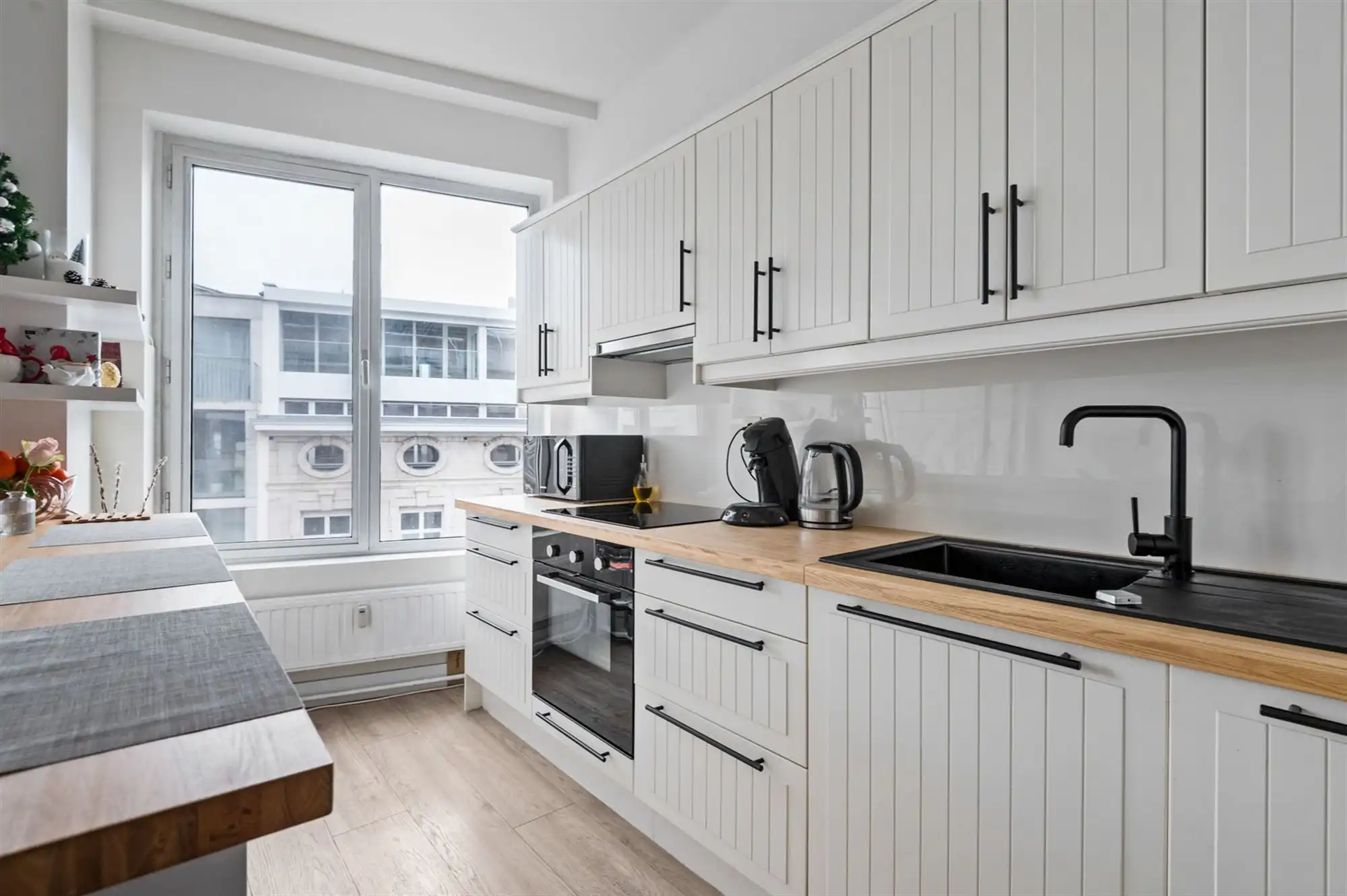 Modern vernieuwd 1-slpk appartement met frisse uitstraling foto 6