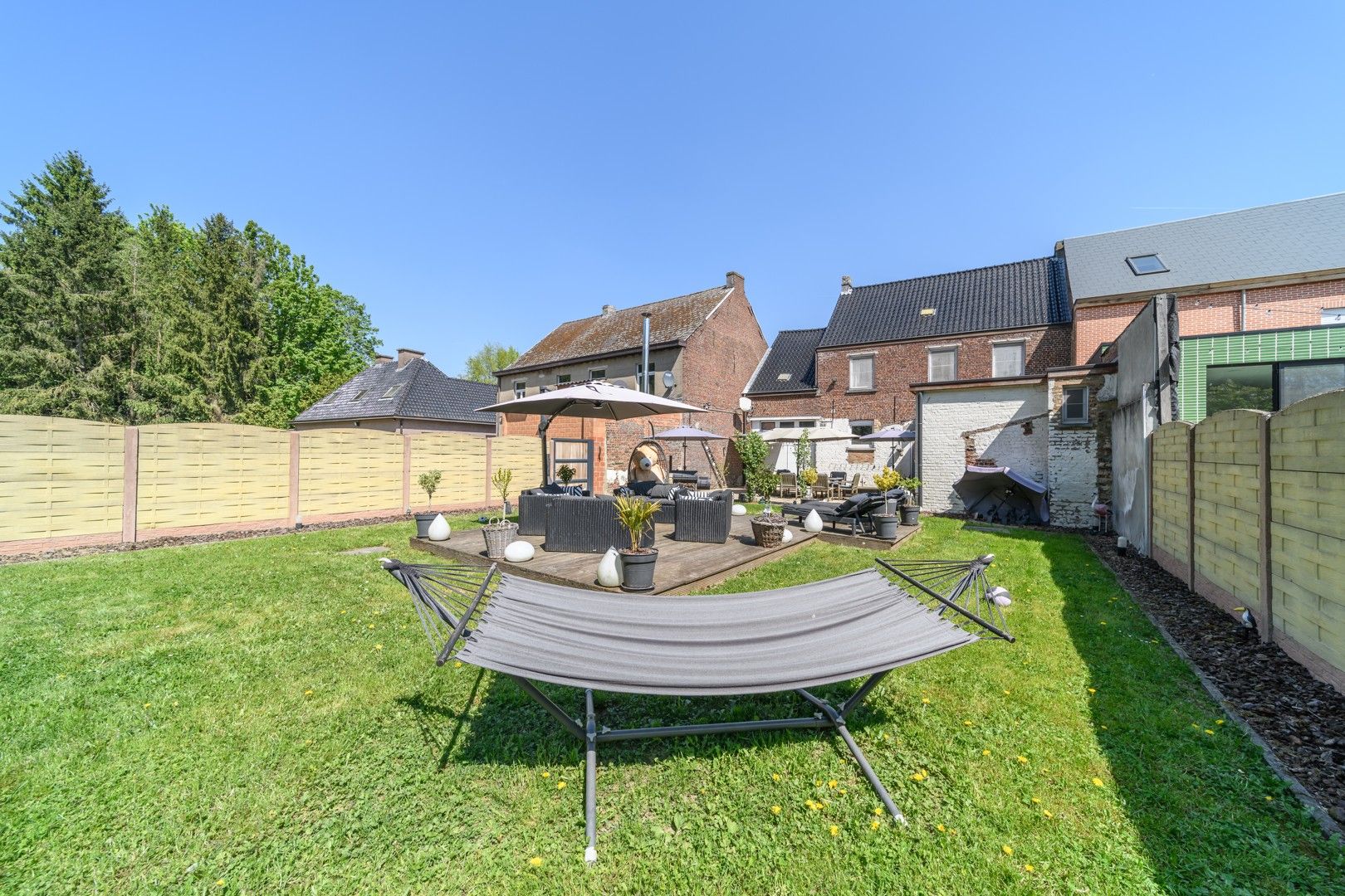 Ruime, licht op te frissen gezinswoning te Erondegem foto 10