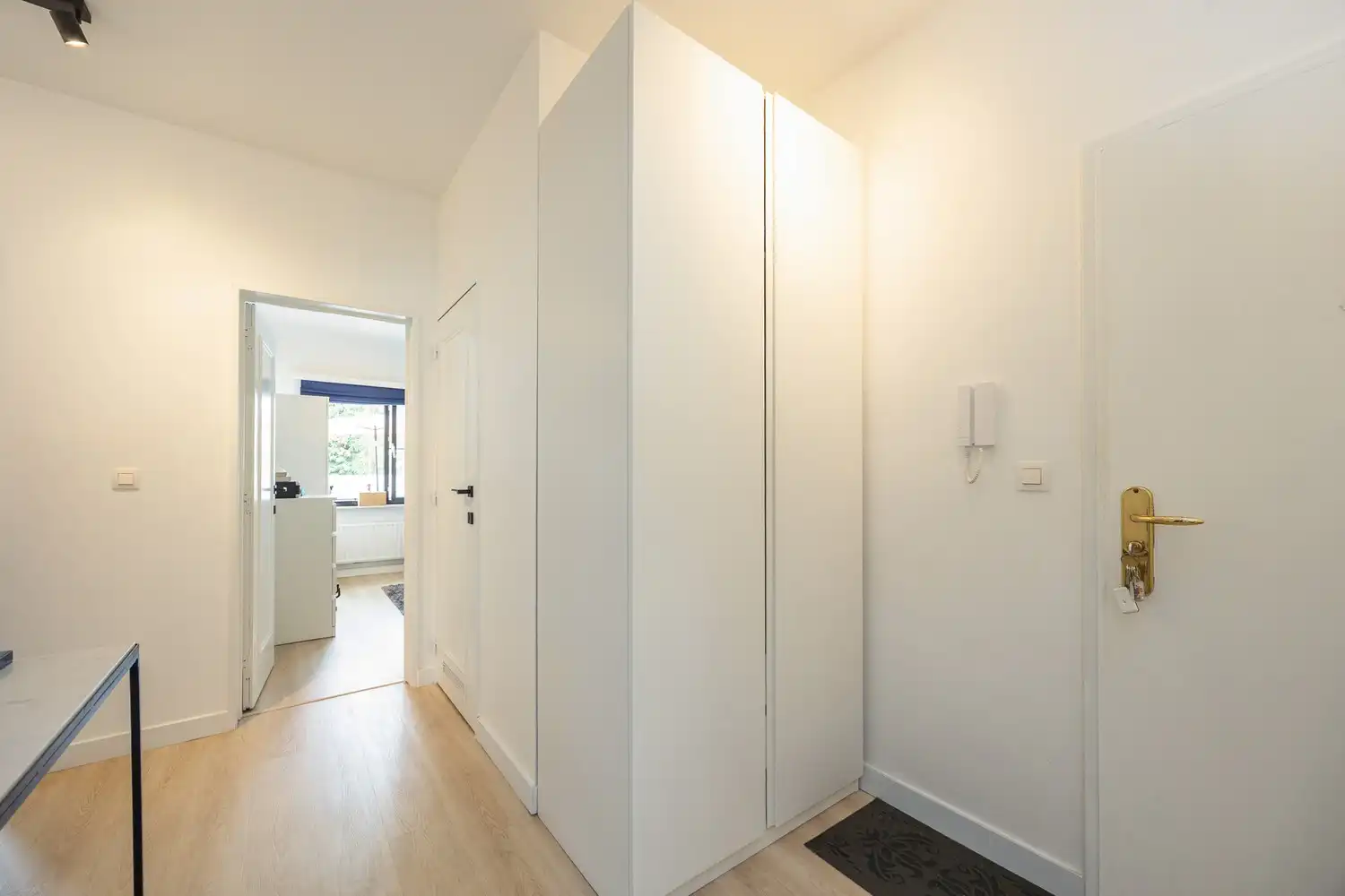 Recent gerenoveerd 2-slaapkamer appartement foto 6