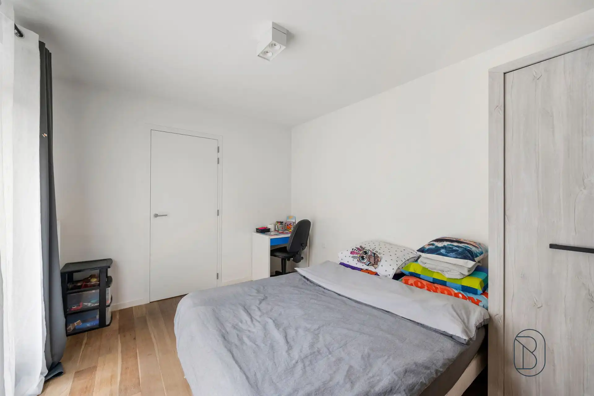 Kwalitatief 2-slaapkamerappartement met terras in Kortrijk foto 10