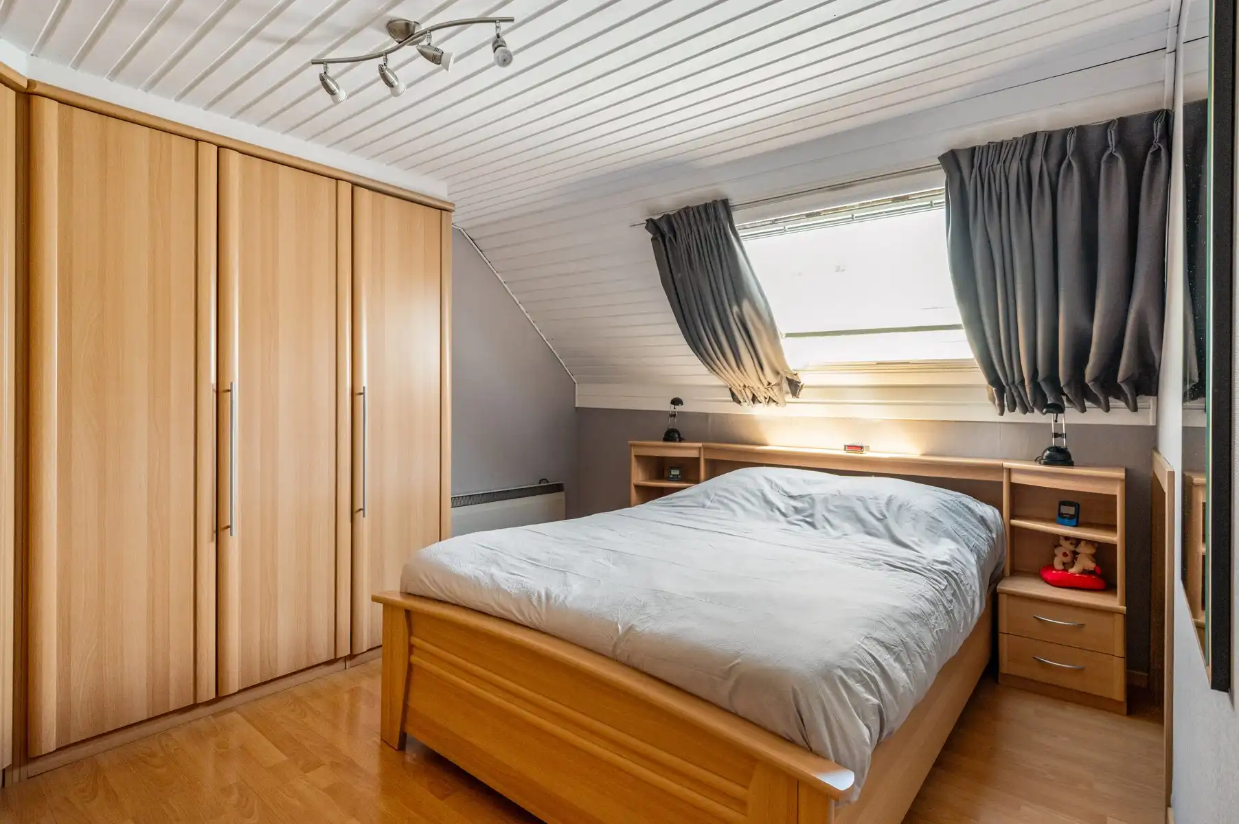 Centraal en strategisch gelegen halfopen woning foto 14
