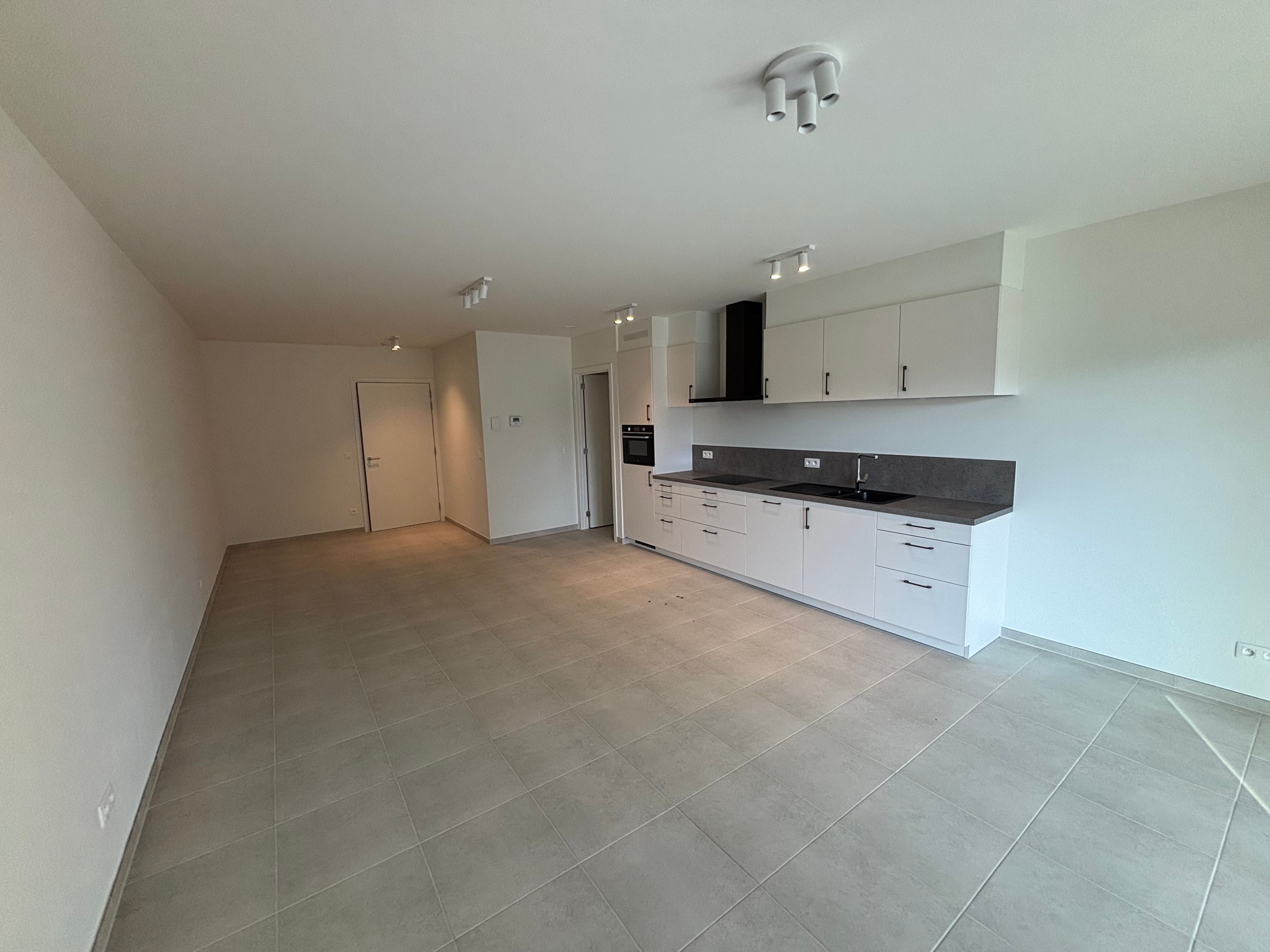 Nieuwbouw 1-slaapkamerappartement met terras foto 4