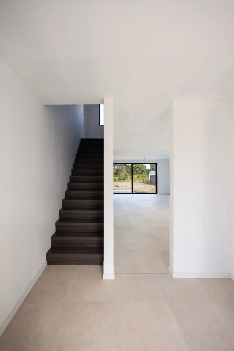 Moderne BEN-woning met zicht op groen foto 14