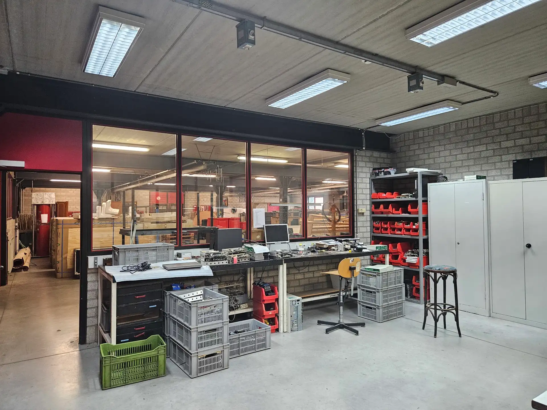 SEMI-INDUSTRIEEL GEBOUW OP ZICHTLOCATIE foto 16