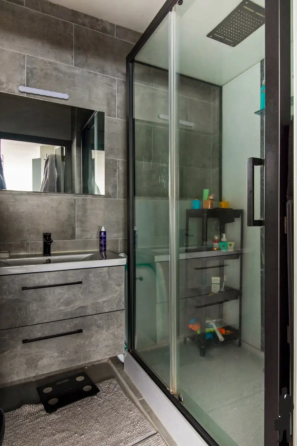 Instapklaar gelijkvloers appartement (81m²) met 2 slk’s, private parkeerplaats en kelderberging. foto 8