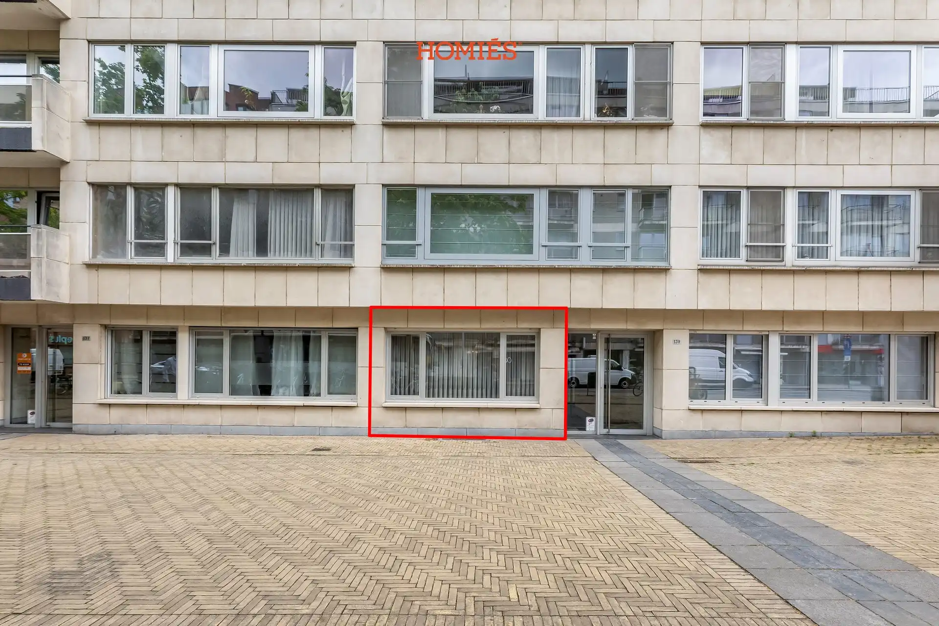 Centraal stadsappartement met 2 autostaanplaatsen foto 17