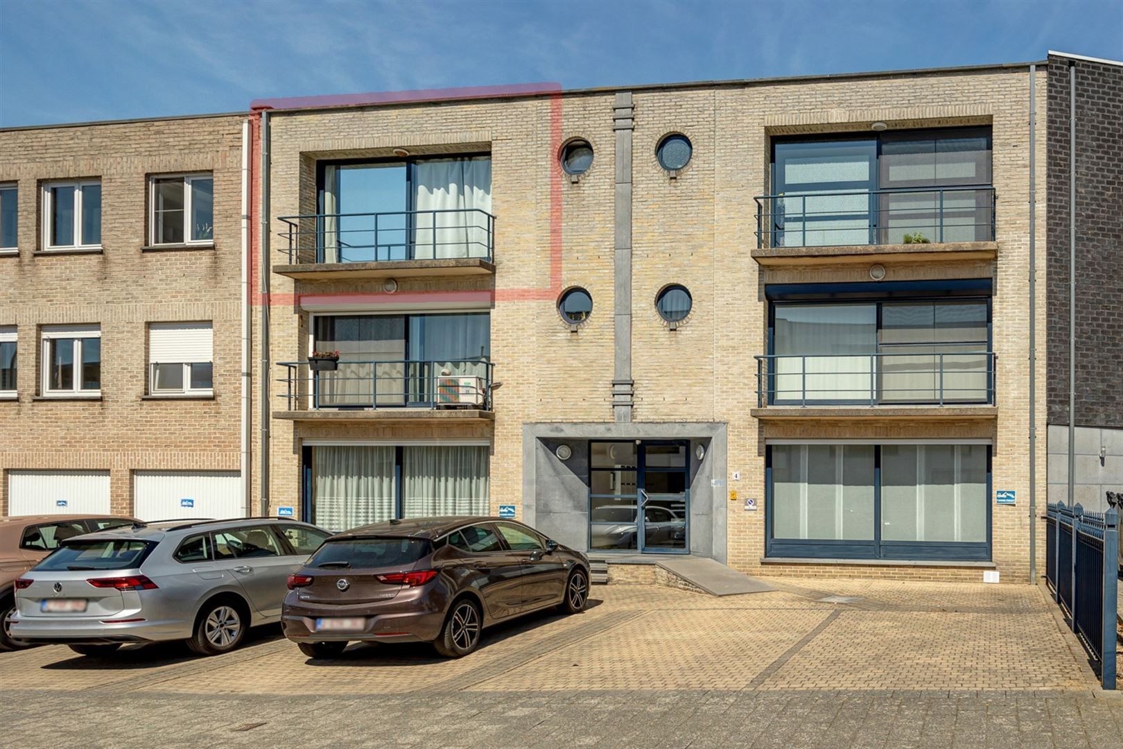 Centraal gelegen appartement met 2 slpk en terras. foto {{pictureIndex}}