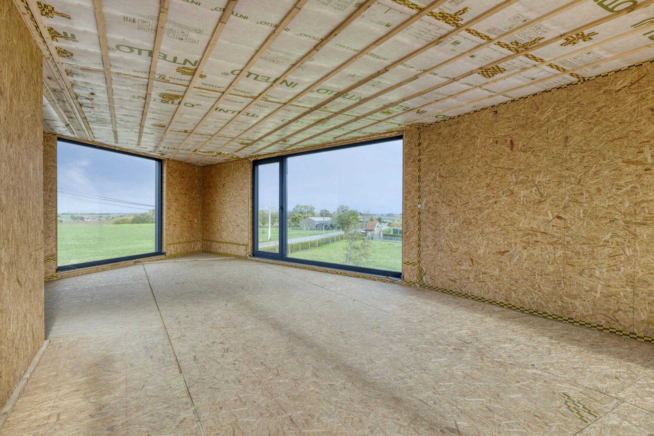 Moderne houtskeletwoning met panoramisch uitzicht foto 14