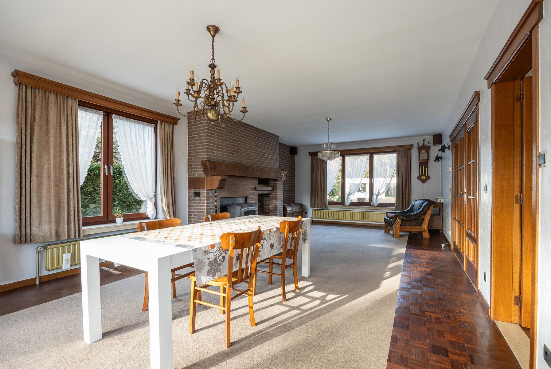 Laagbouwvilla met 3 slaapkamers op perceel grond van 1.831m². Zuidoost georiënteerd.  foto 4