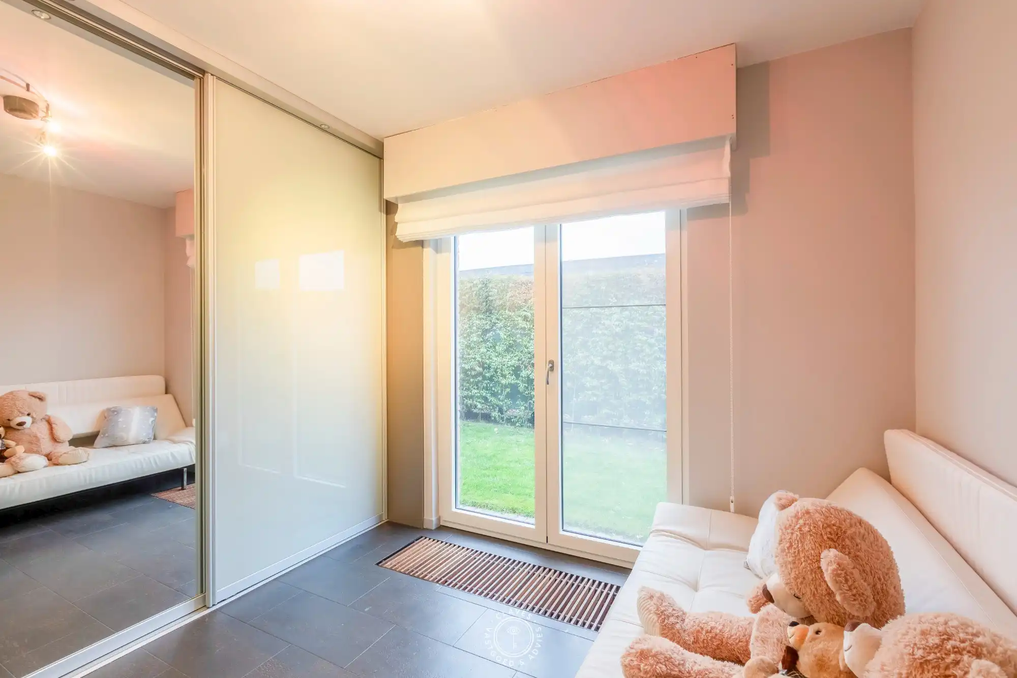 Buitengewone bungalow in doodlopende straat foto 15