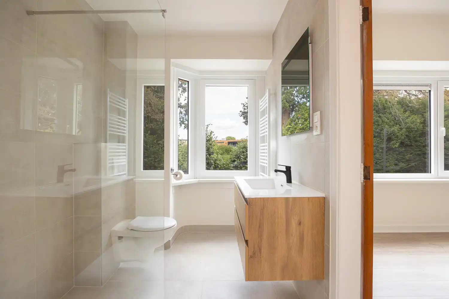 Volledige gerenoveerde gezinswoning (4slk) met ruime tuin foto 24