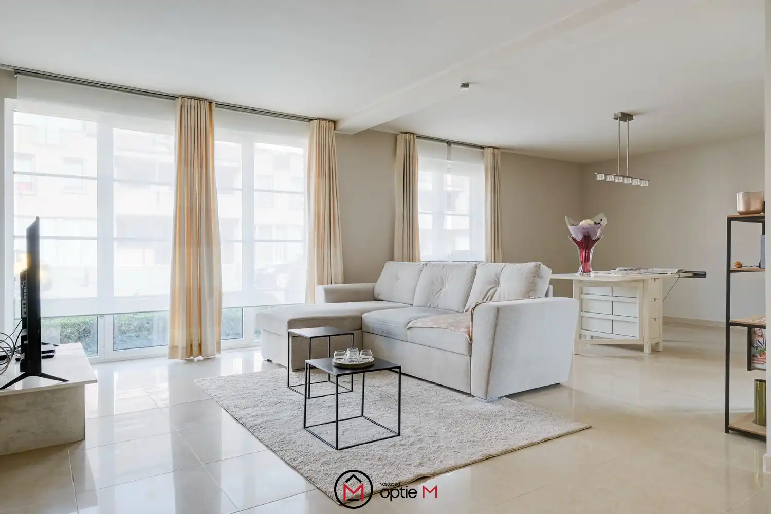 Gelijkvloers appartement te koop in Bilzen – Ruim wonen met terras, carport en kelderberging foto 6