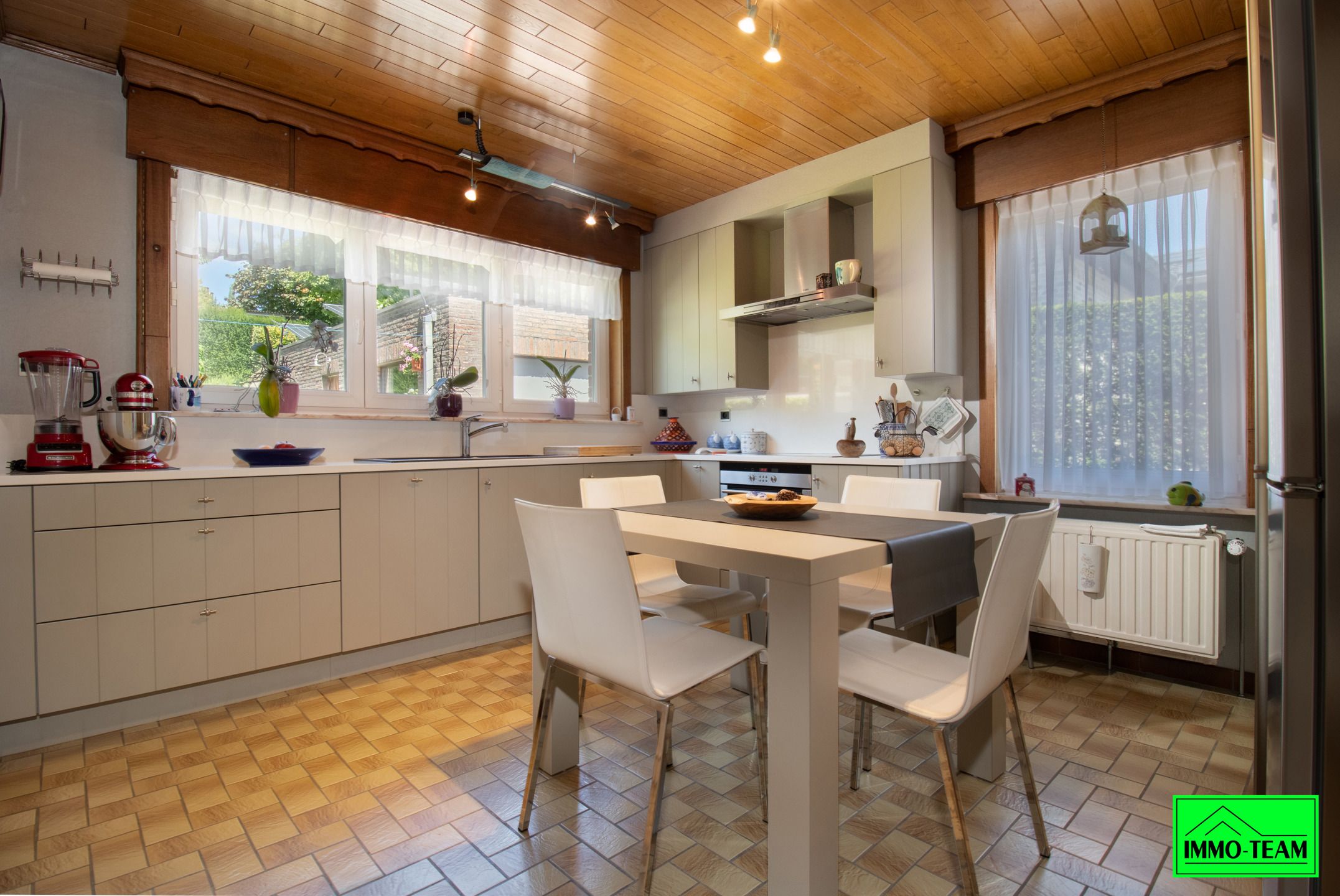 Charmante 3-gevelwoning in rustige woonwijk foto 7