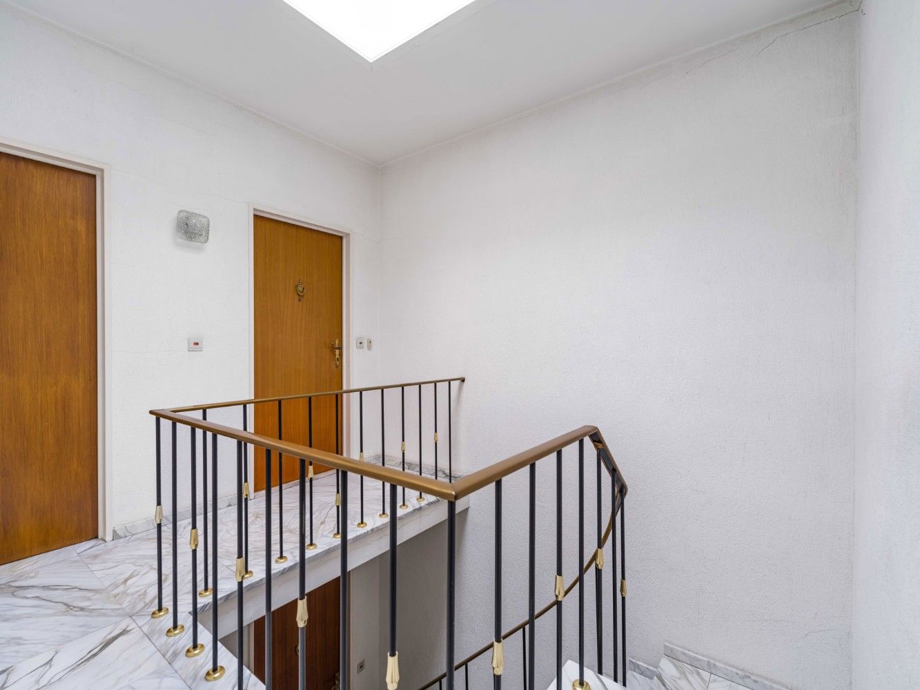 Keurig, instapklaar app. op 2e verd. met 2 slpk., terras en garage foto 17