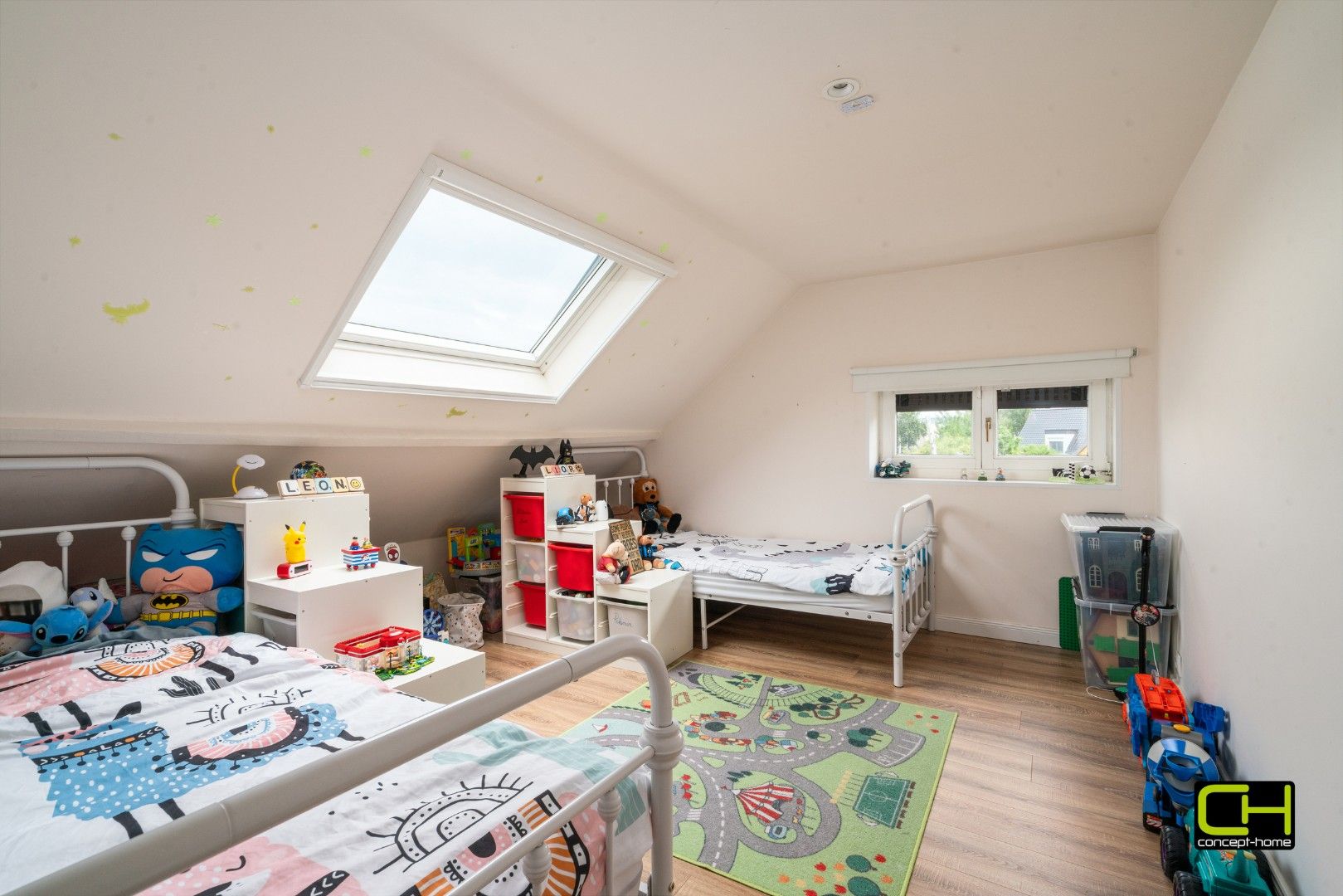 Moderne woning met drie slaapkamers en praktijkruimte te koop in Lievegem foto 16