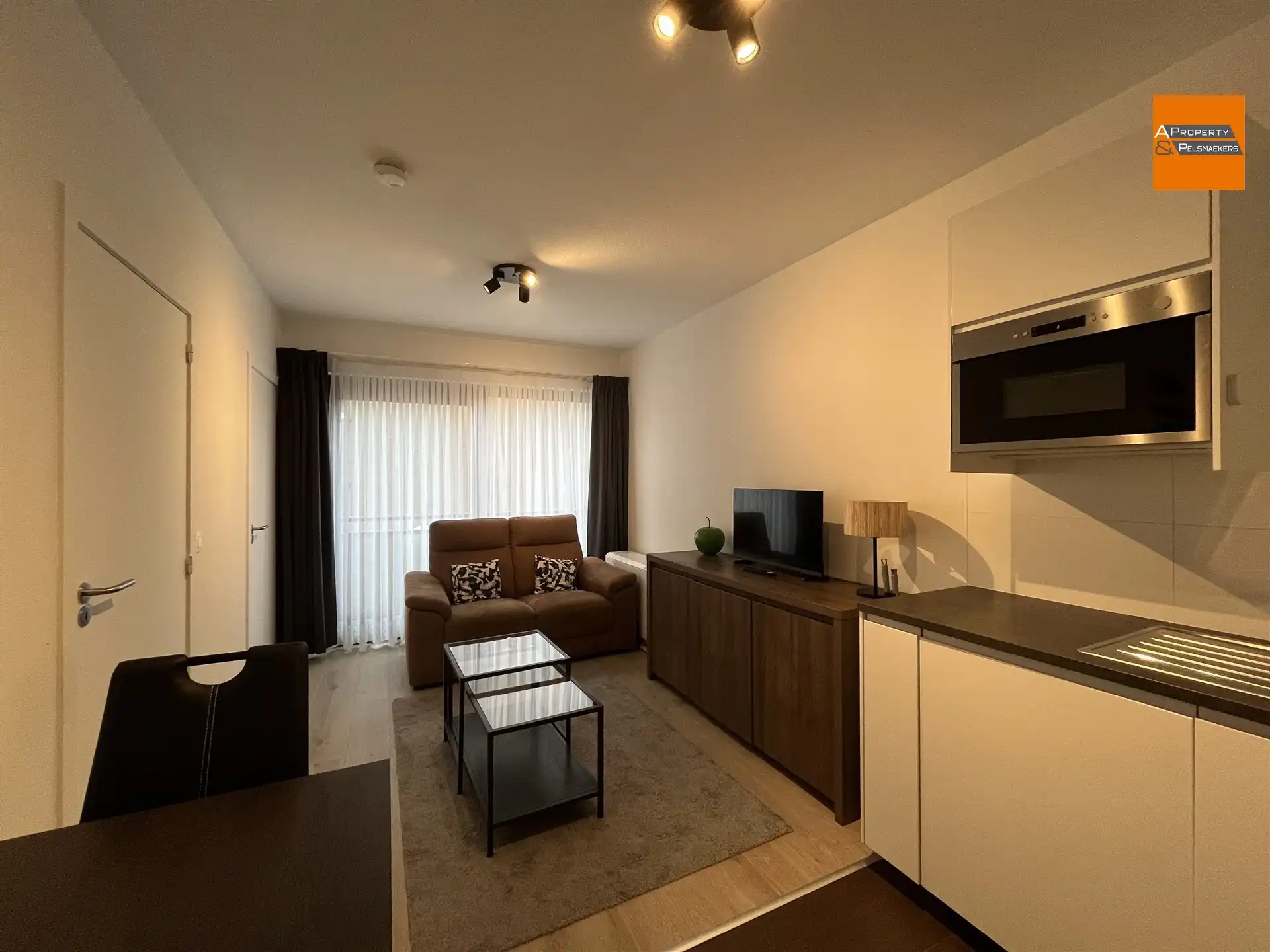 Flat 1 slaapkamer met ondergrondse staanplaats foto {{pictureIndex}}