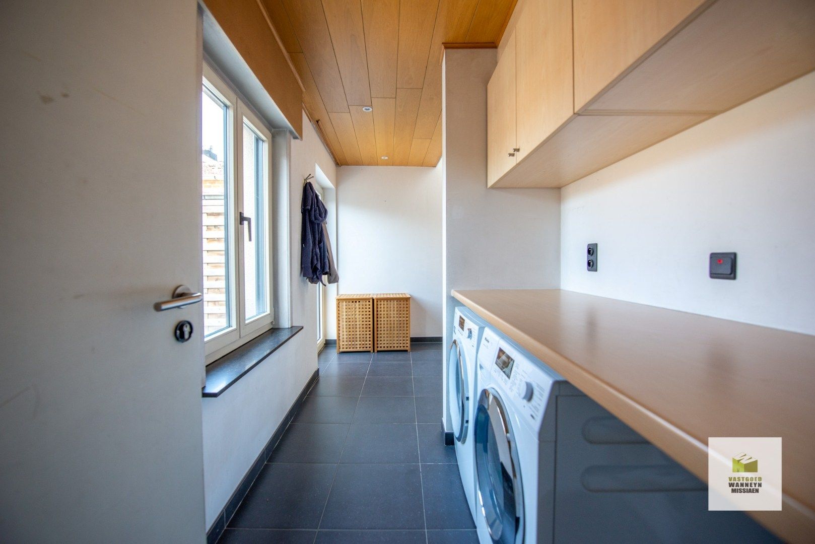 Ruime gezinswoning met tuin, 3 slaapkamers en een grote garage  foto 5