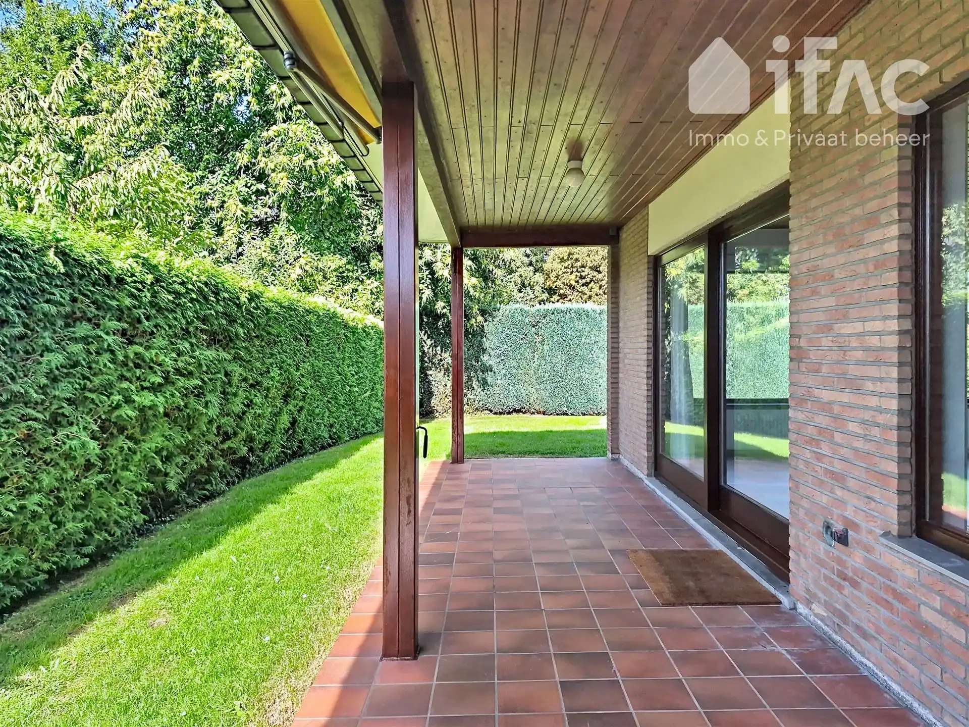 Instapklare villa, wandelafstand van park en British School foto 7