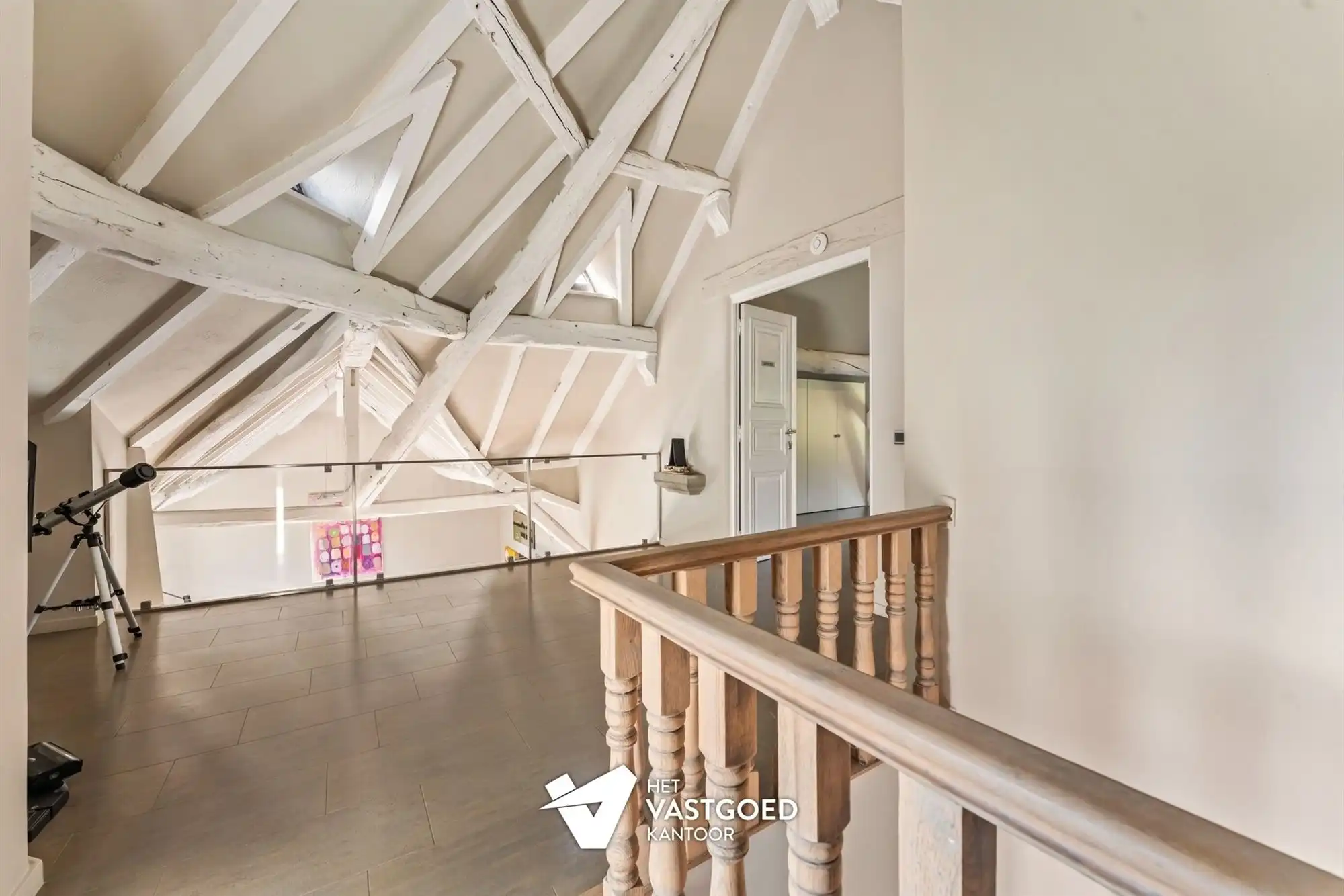 PRACHTIGE AUTHENTIEKE VILLA (585M²) MET BINNENZWEMBAD EN ZWEMVIJVER OP EEN PERCEEL VAN 48A75 TE KERMT foto 20