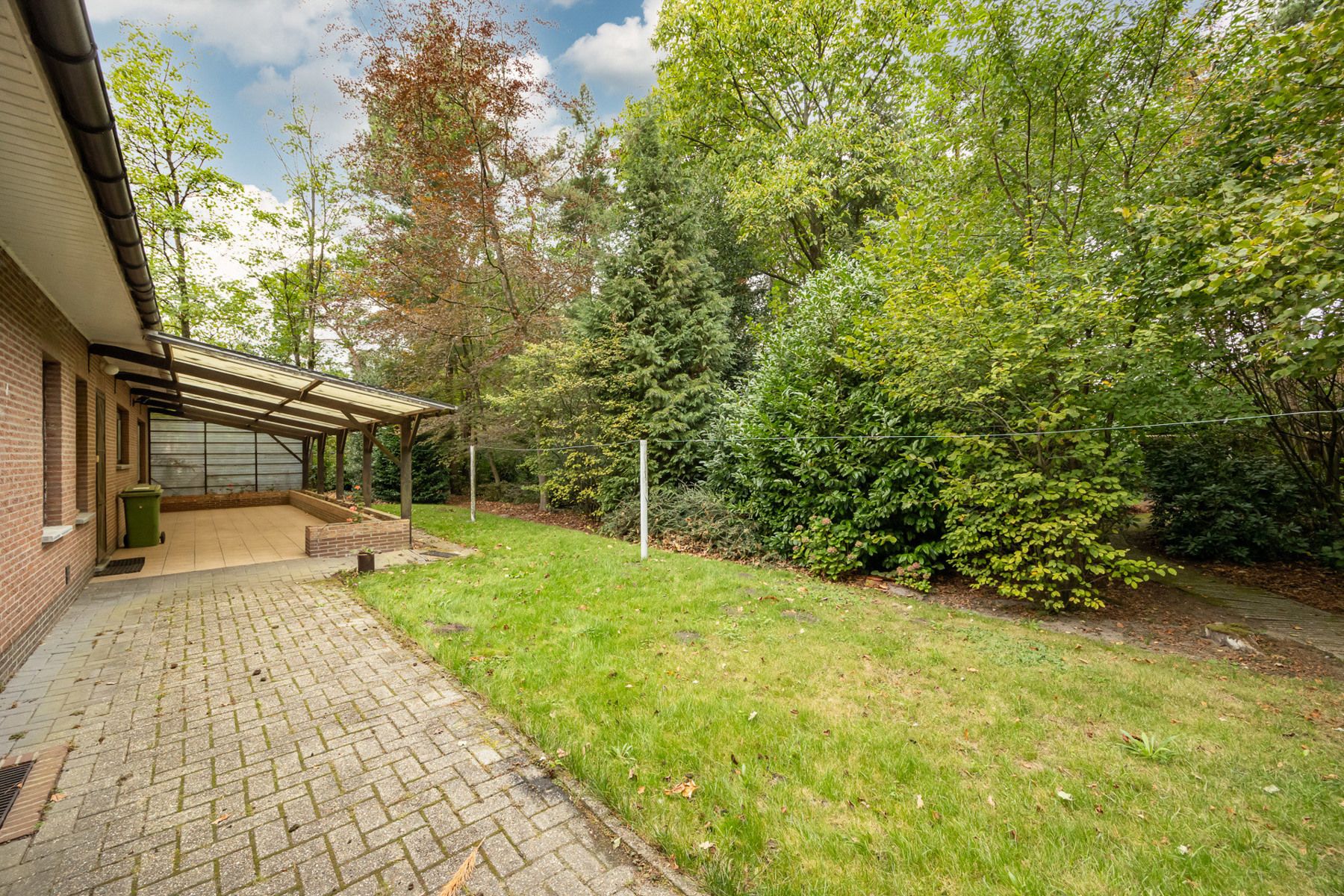 Laagbouwvilla op residentieel perceel van ca. 1.783 m². foto 18