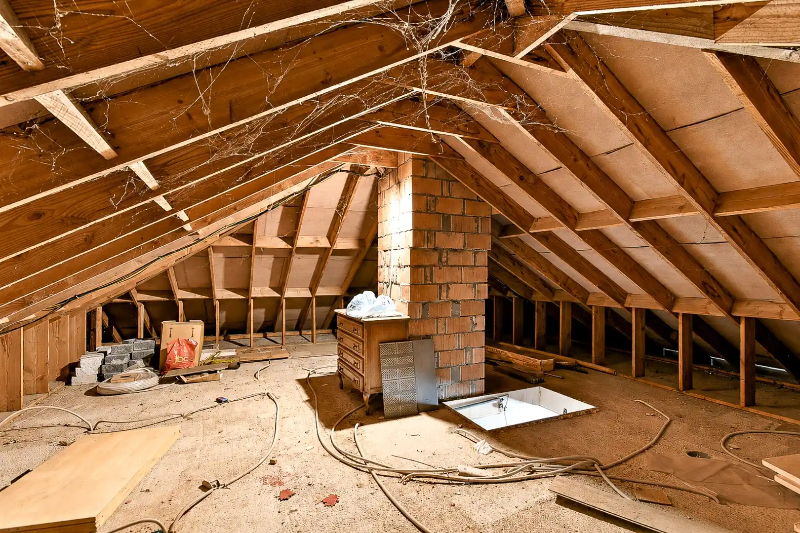 Instapklare alleenstaande woning met 4 slaapkamers op rustige ligging in Koekelare foto 24