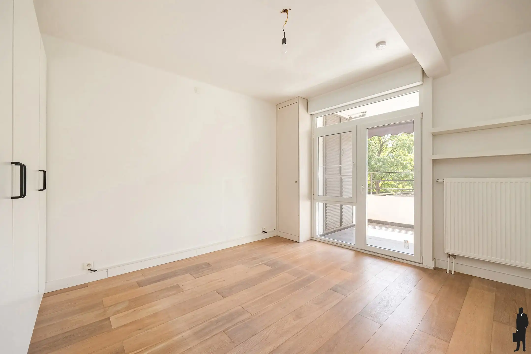 Gerenoveerd 1-slpkappartement met terras in hartje Beveren foto 6