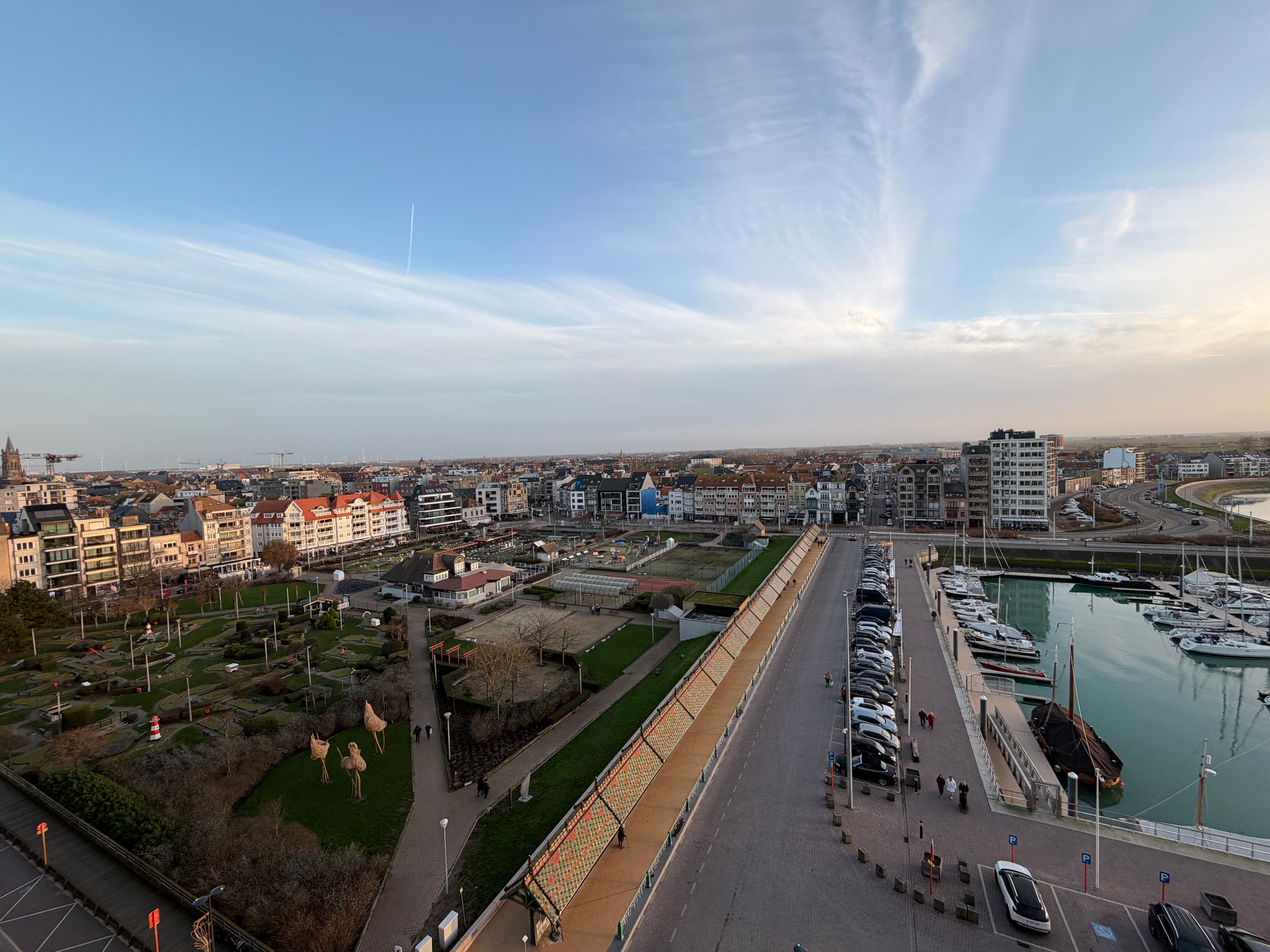Instapklaar en gemeubeld appartement met één slaapkamer, gelegen op een toplocatie in Blankenberge met uitzonderlijk zicht. foto 7