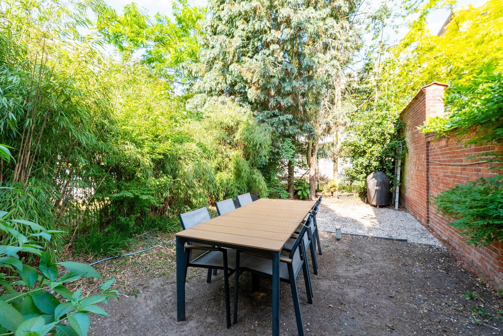 Gemeubeld appartement met tuin  foto 18