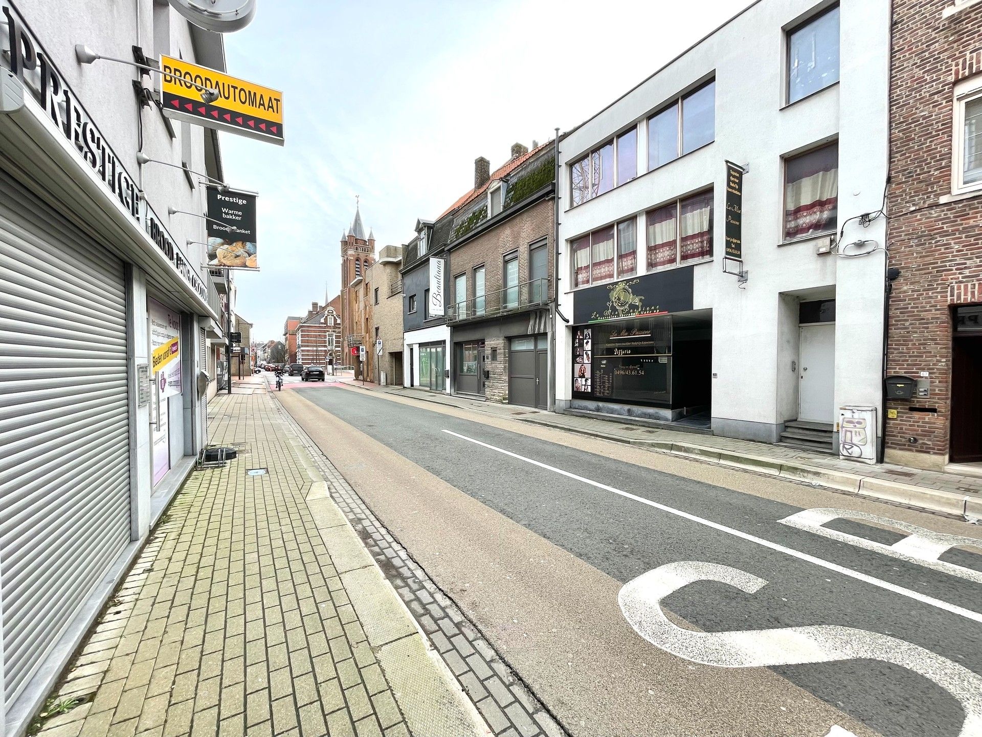 HANDELSRUIMTE - WOONST - TUIN - 325 M² RUIMTE foto 1