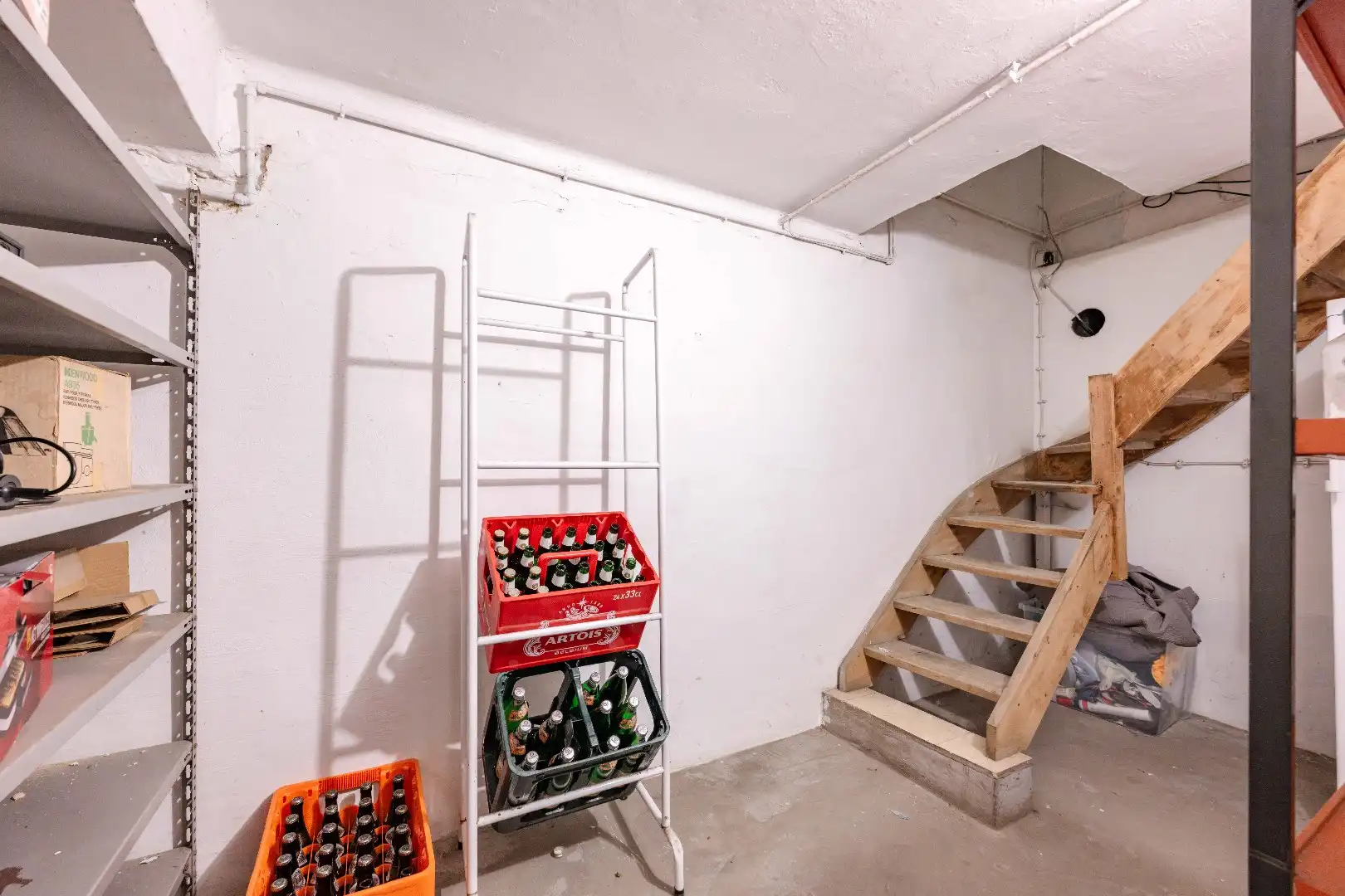 KARAKTERVOLLE ALLEENSTAANDE WONING MET 5 SLAAPKAMERS EN TUIN foto 28
