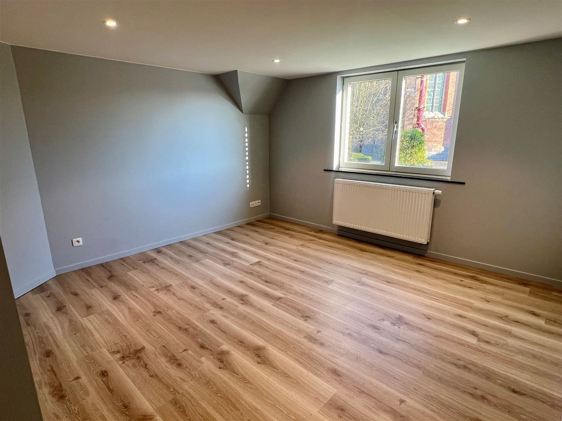 Ruime en gezellige woning met 3 slaapkamers, garage en tuin. Veel mogelijkheden! foto 12