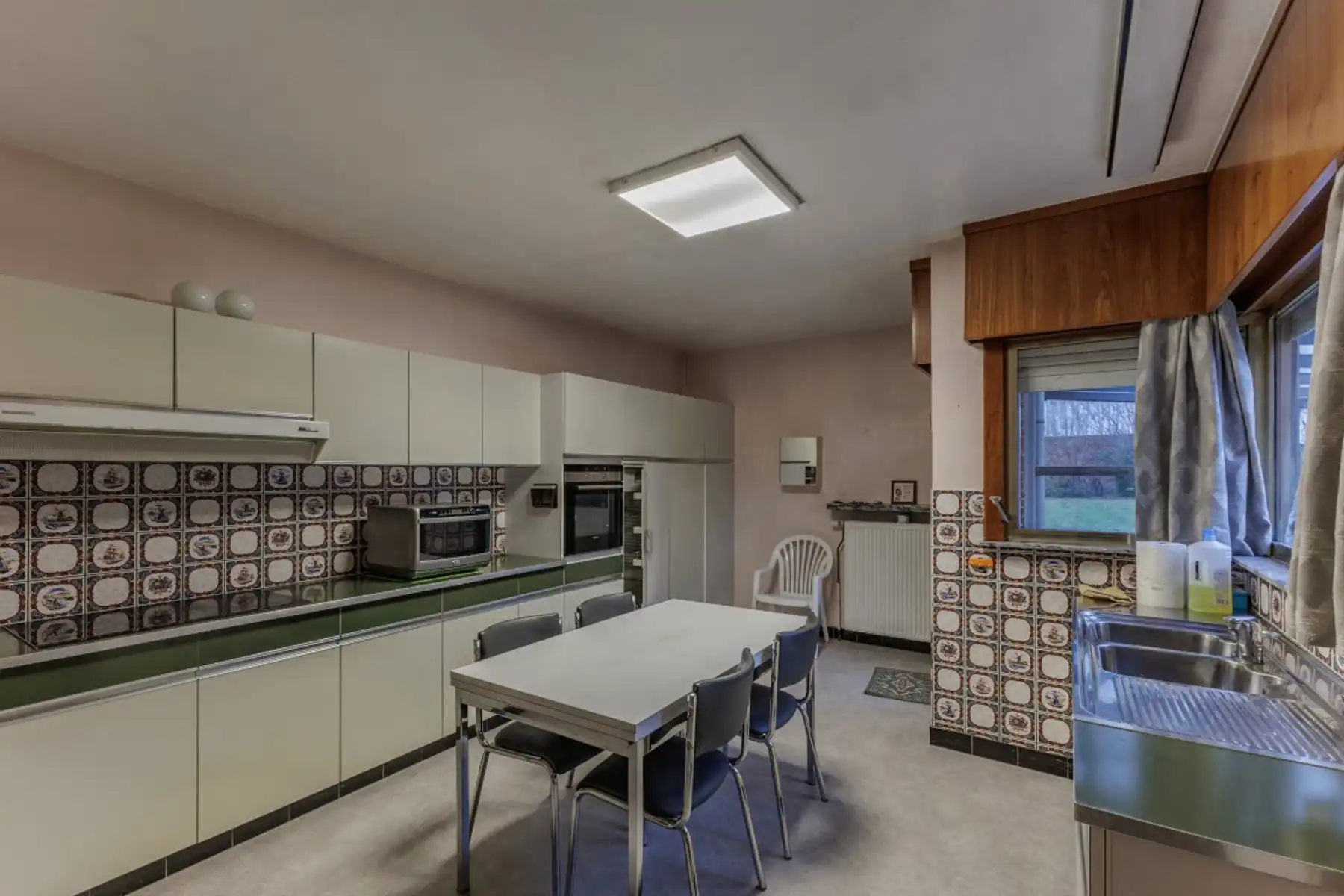 Ruime halfopen bebouwing met grote tuin foto 10