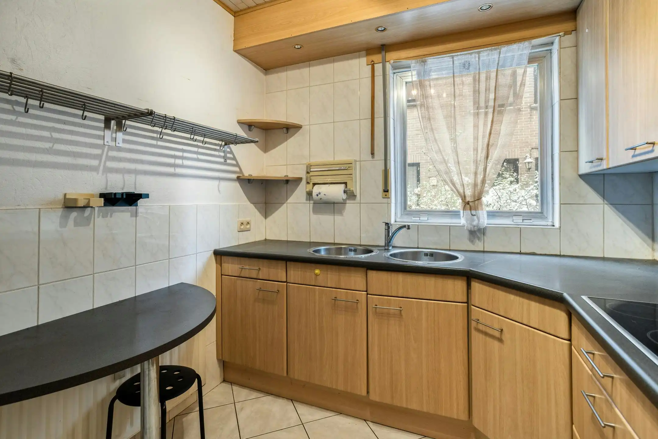 Te renoveren appartement van ca. 110 m² te koop in Wilrijk foto 7