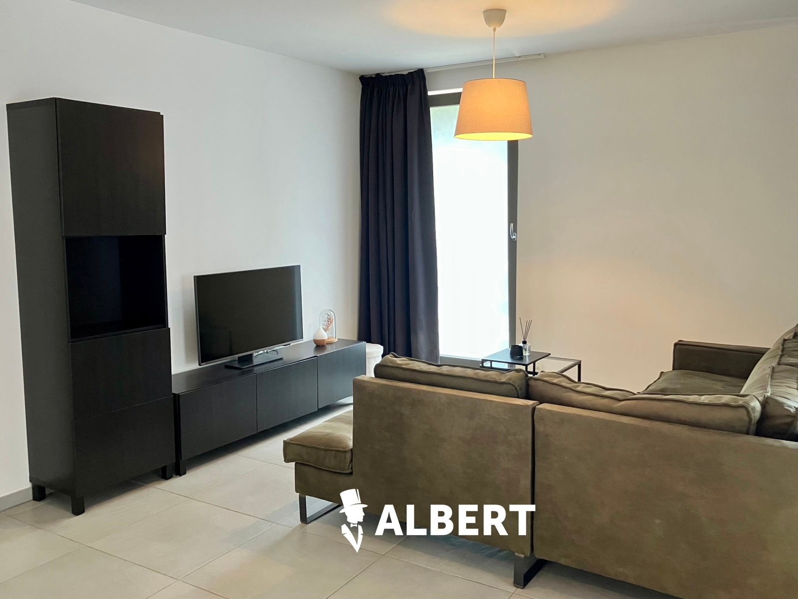 Ruim gemeubeld appartement met terras en 2 slaapkamers ! foto 5
