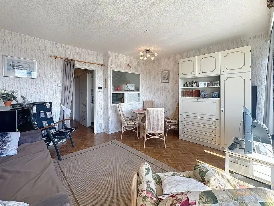 Zonnige studio met slaaphoek en terras in hartje Middelkerke foto 3