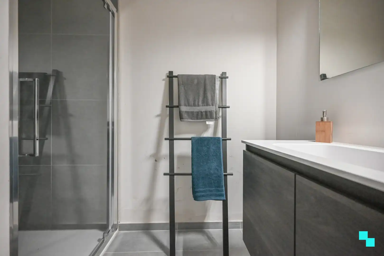 Gelijkvloers hoek appartement met riant terras foto 16