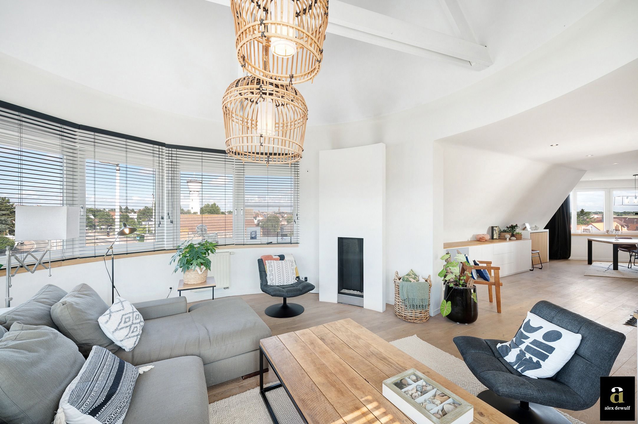 Ruim en licht dakappartement met westterras te Duinbergen foto 5
