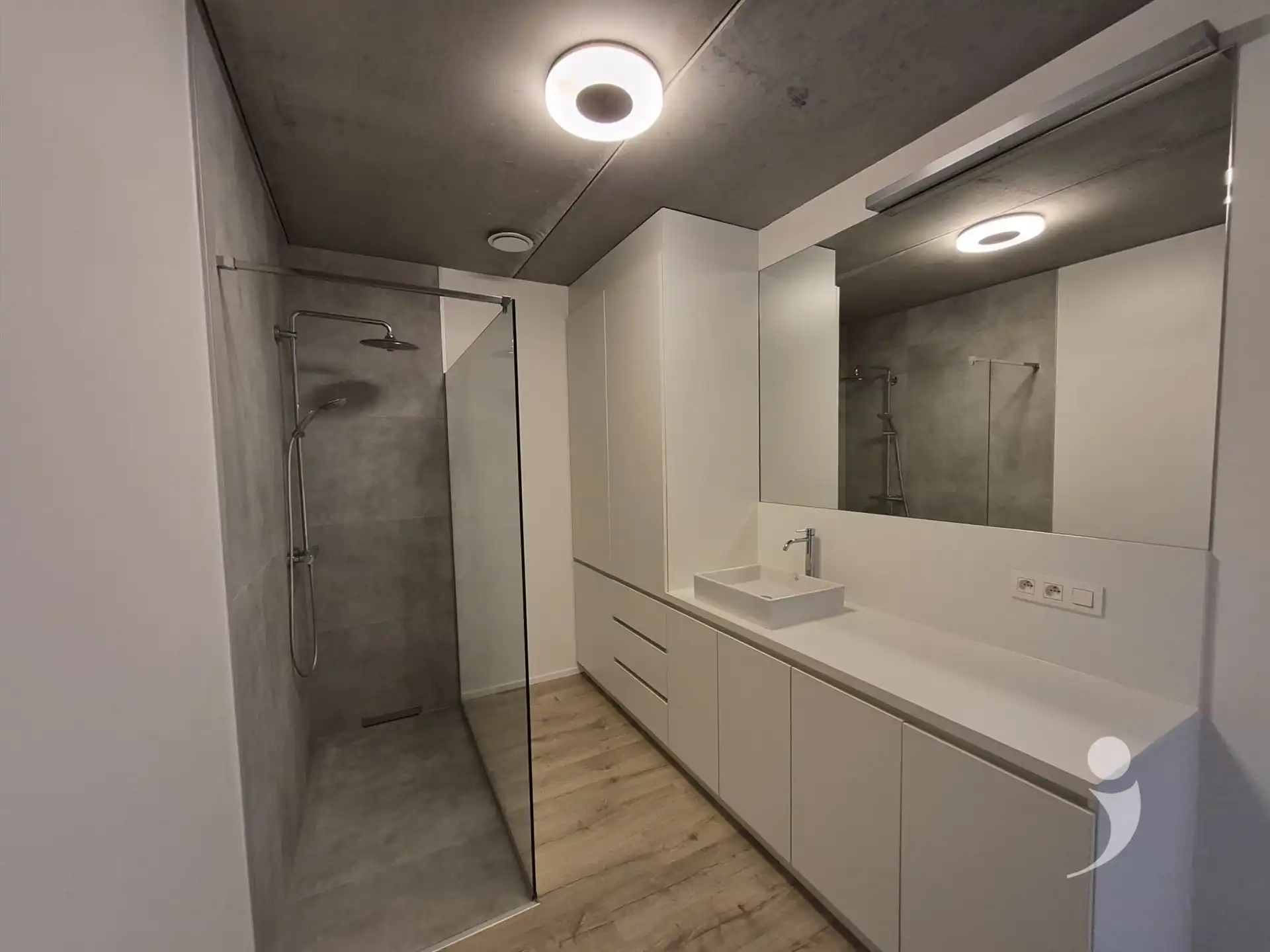 ééngezinswoning in een rustige wijk foto 12