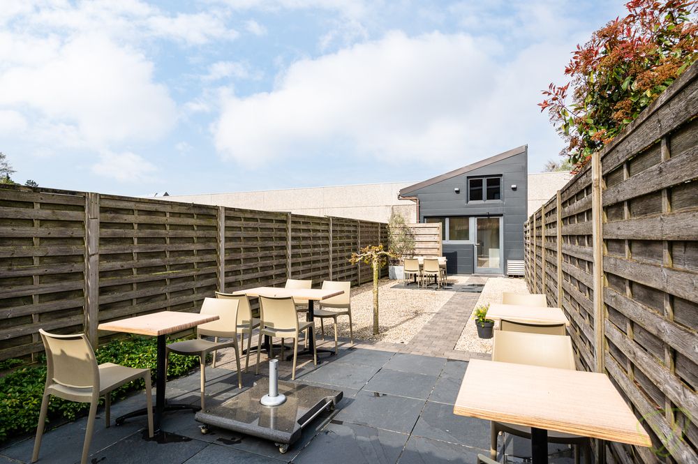 Ruime handelsswoning te koop in het centrum van Eeklo! foto 13
