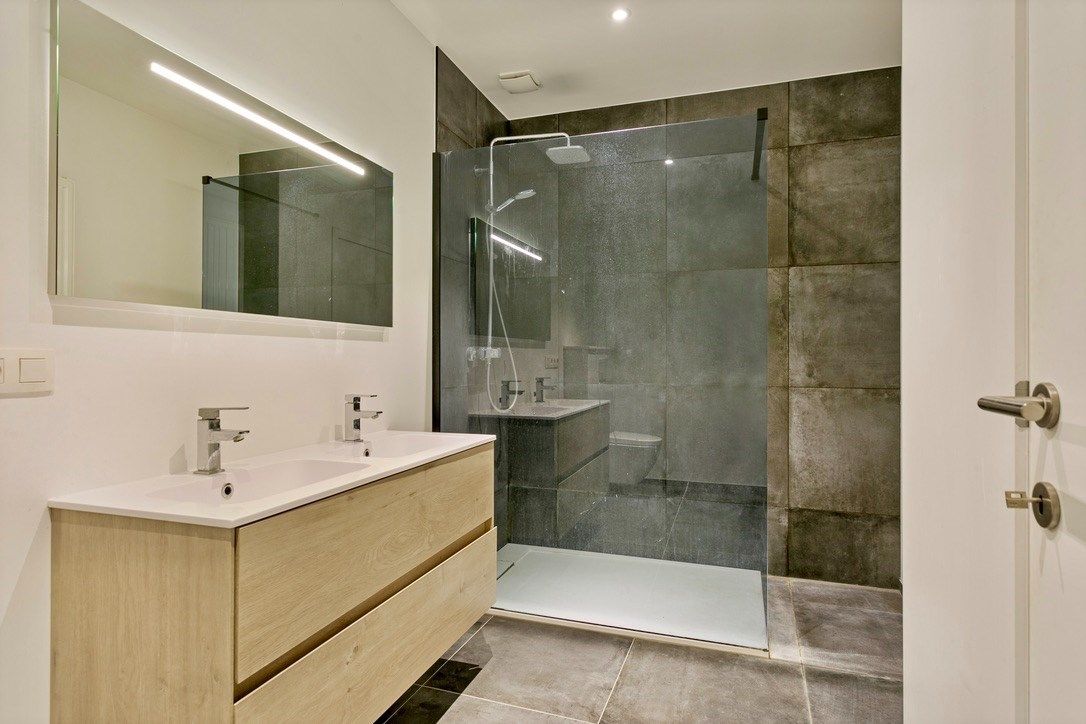 Gerenoveerd penthouse app. 3 slpk. met terras en kelder foto 11