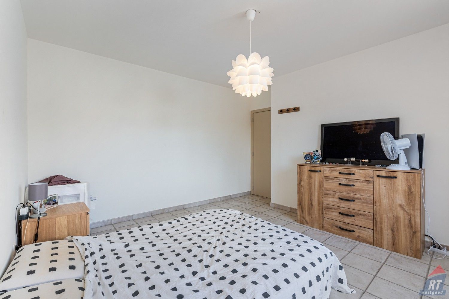 Lichtrijk en energiezuinig 2-slaapkamerappartement met terras in hartje Sint-Truiden foto 6