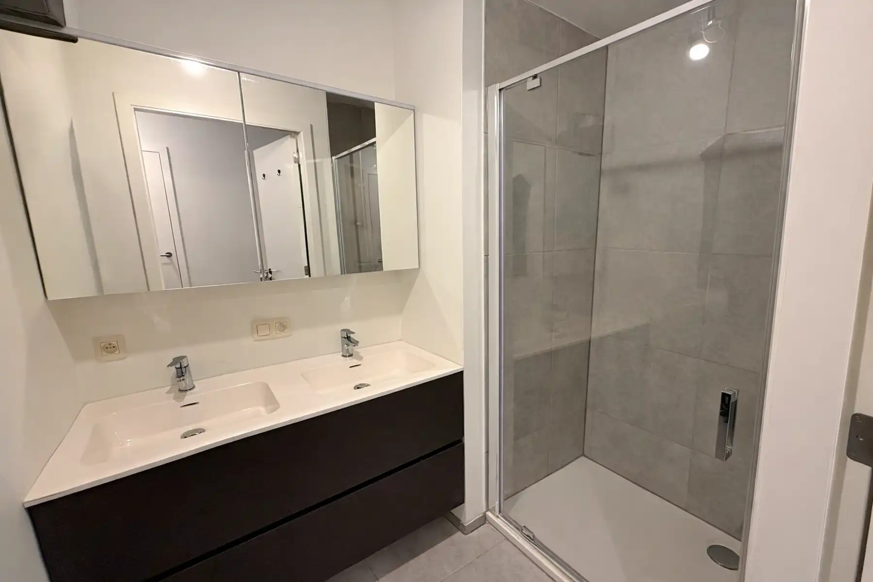 Recent appartement (1ste V.) met 2 slaapkamers en terras  foto 15