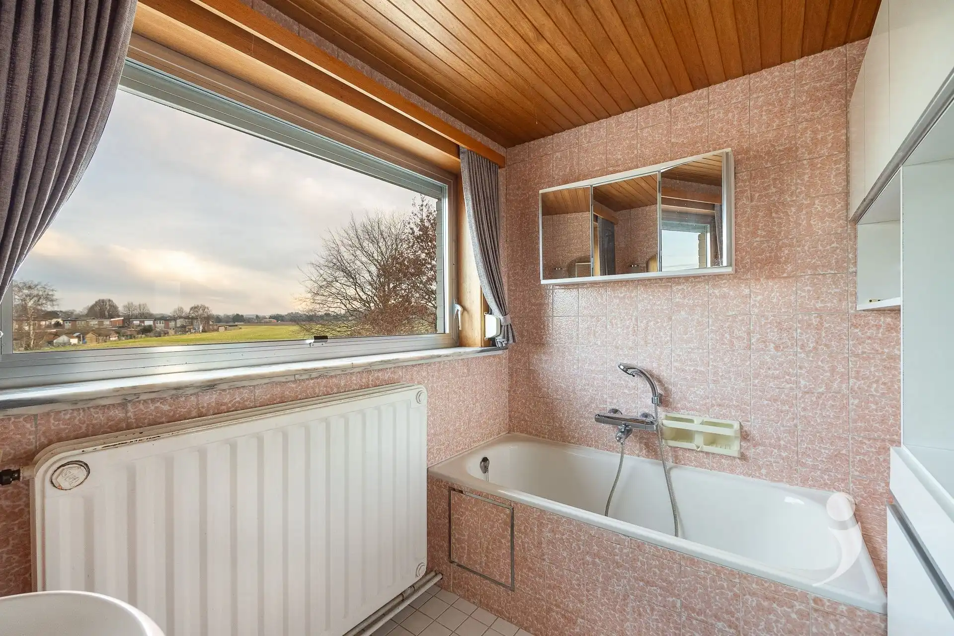 Te renoveren woning met zicht op de velden! foto 22