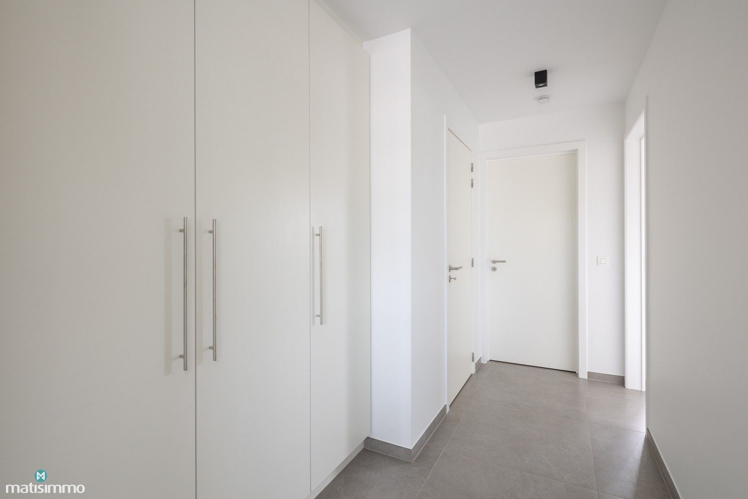 NIEUWBOUWDUPLEXAPPARTEMENT VOORZIEN VAN ALLE COMFORT MET DRIE SLAAPKAMERS TE MOPERTINGEN foto 4
