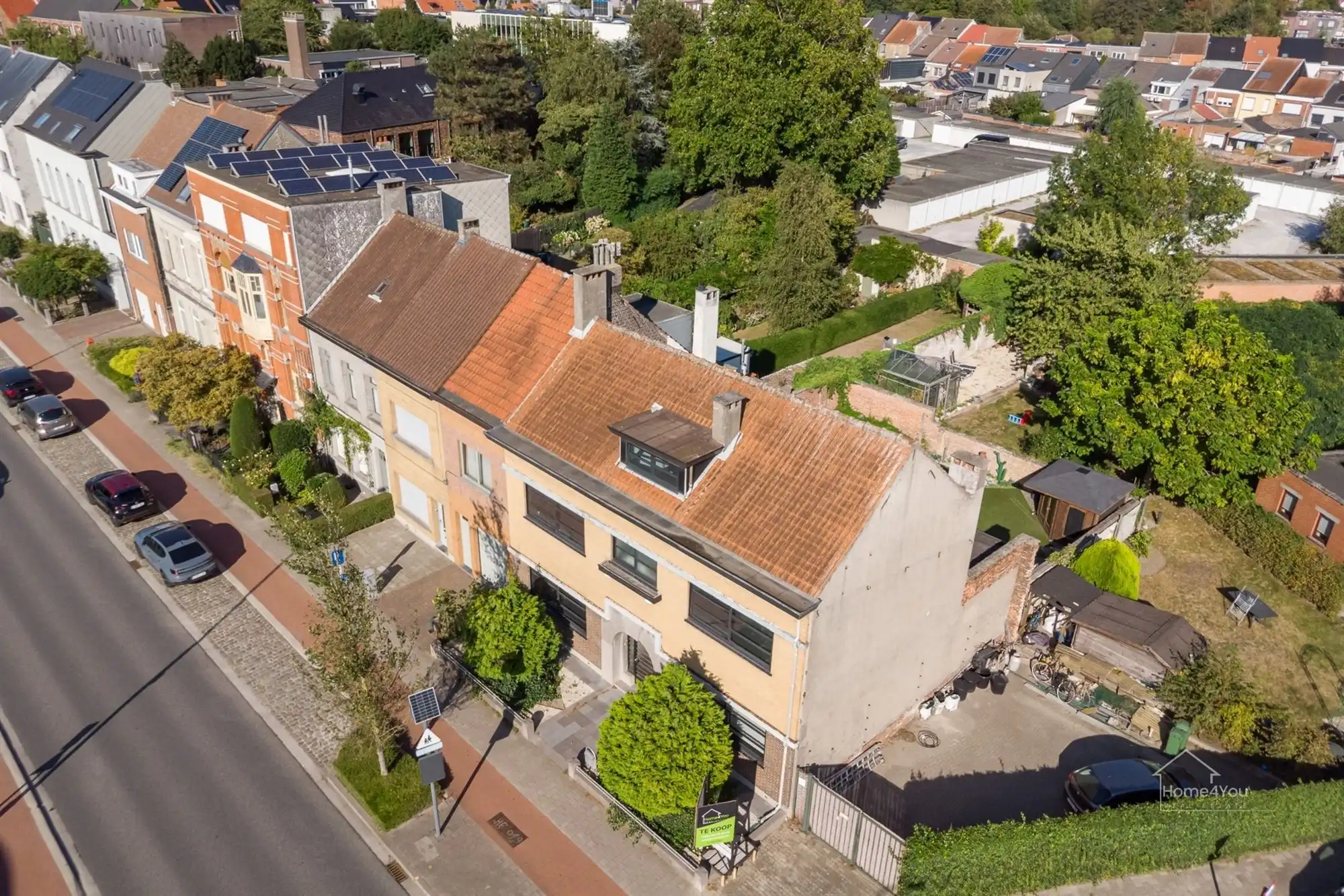 Zeer ruim herenhuis foto 11