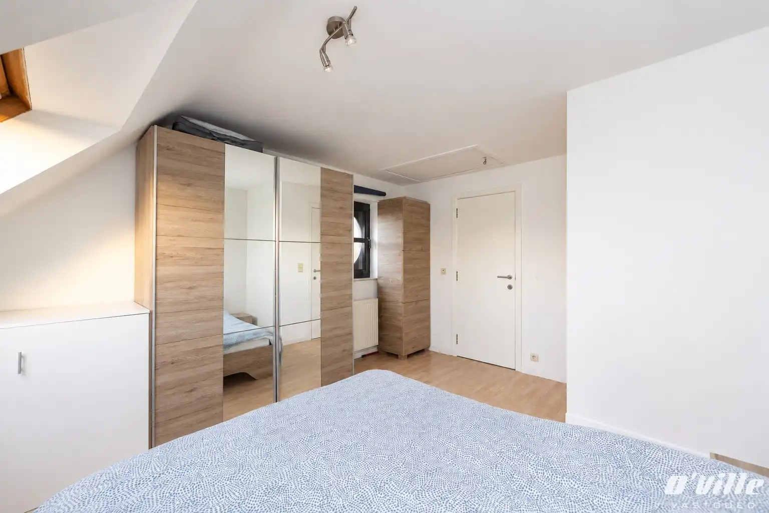 Modern stijlvol appartement, met garage en kelder foto 8
