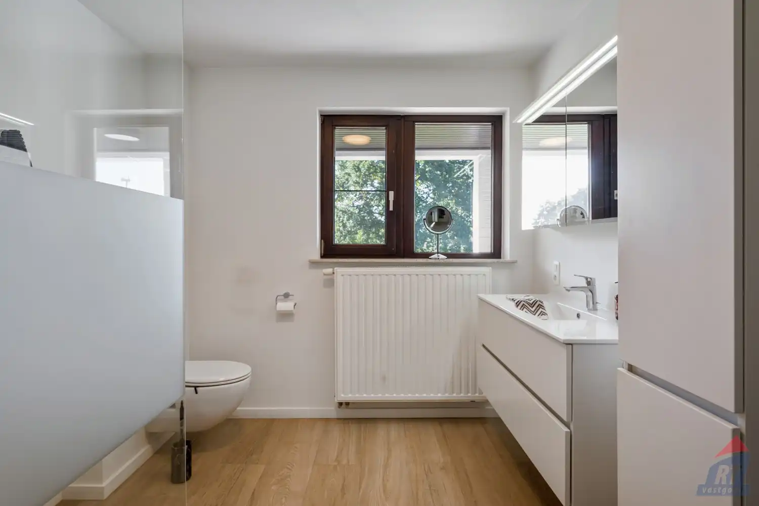 Ruime gelijkvloerse woning op een prachtig perceel van 35a 50ca met weide en stal in Alken foto 17